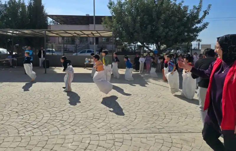 Hatay'da Sınıf Başkanı Seçilen çocuk Seçim Vaadini Gerçekleştirdi