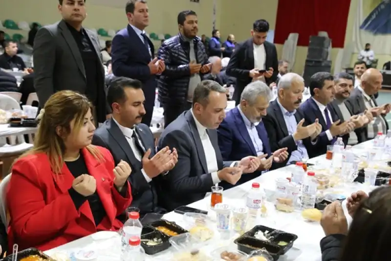 HBB Başkanı Öntürk, Erzinli Hemşerileriyle Iftarda Buluştu
