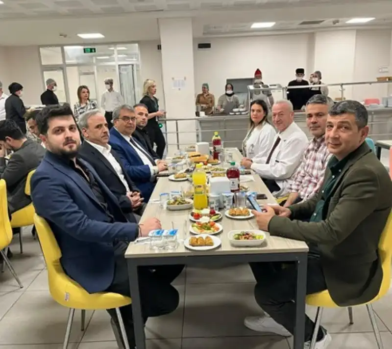 Sağlık Çalışanları Ile İftar Programında Buluştu