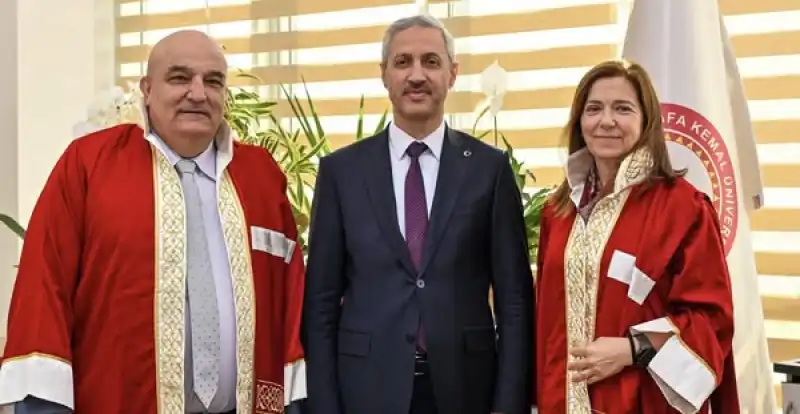 MKÜ Mimarlık Fakültesinde Devir Teslim