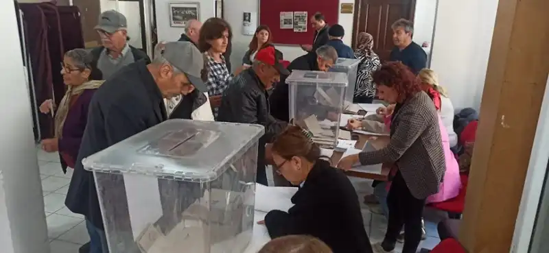 CHP’liler Ve Demokrasi Isteyenler Sandığa Koştu!