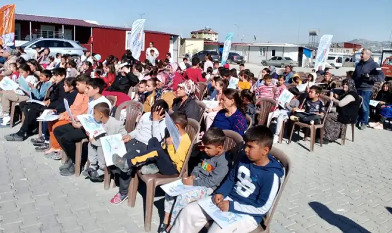 Depremzede Çocuklara Ağız Ve Diş Sağlığı Eğitimi Verildi 