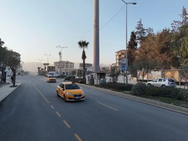 HBB’den Antakya Ve Defne’de Asfalt Hamlesi