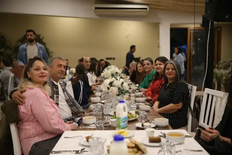 Antakya Medeniyetler Korosu üyeleri Iftarda Bir Araya Geldi