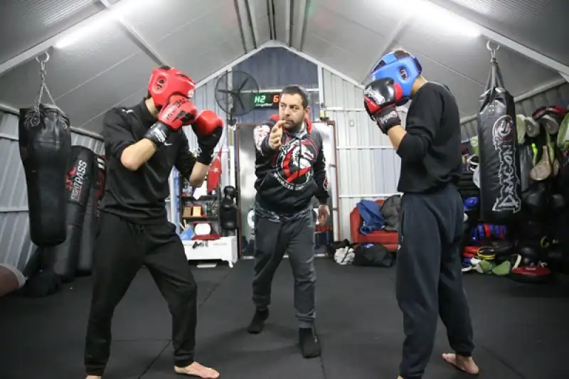 Depremde Yitirdiği Sporcuların Acısını, Gençleri şampiyonalara Hazırlayarak Hafifletiyor