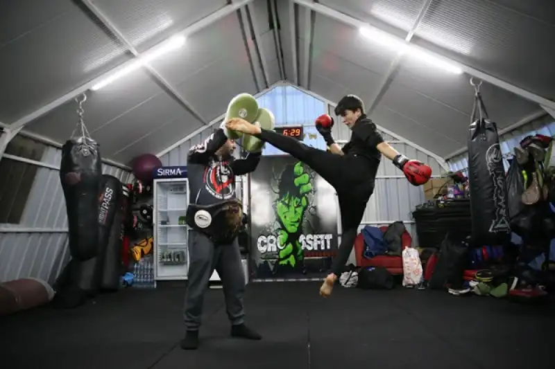 Depremde Yitirdiği Sporcuların Acısını, Gençleri şampiyonalara Hazırlayarak Hafifletiyor