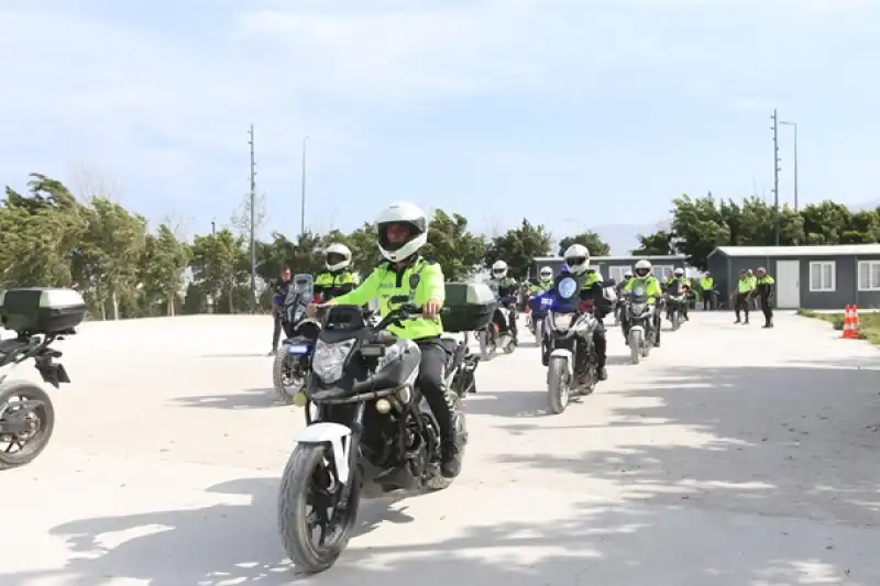Hatay'da Ileri Sürüş Teknikleri Eğitimini Tamamlayan Motosikletli Polislere Sertifikaları Verildi 