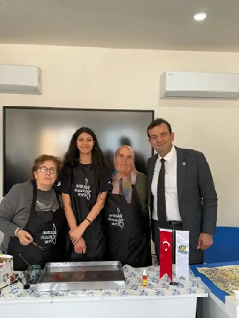 Nesiller Buluşuyor: Nene Ve Dedeler Torunlarıyla Renklerin Dünyasında!