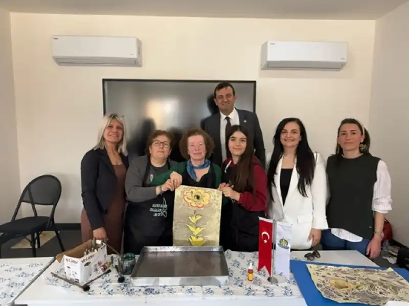 Nesiller Buluşuyor: Nene Ve Dedeler Torunlarıyla Renklerin Dünyasında!