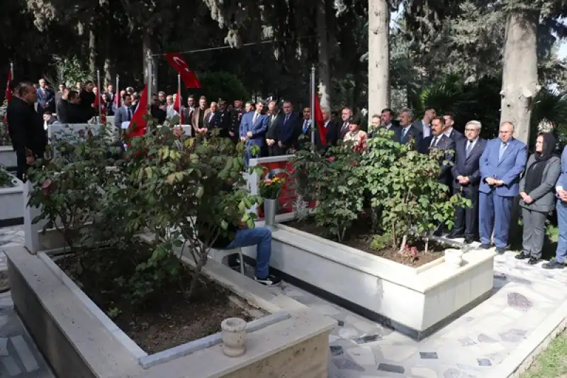 Depremlerden Etkilenen Hatay, Mezarlıklara Hüzünlü Ziyaret
