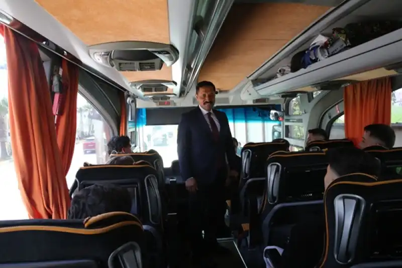 Hatay Valisi Masatlı, Trafik Denetimine Katılarak Sürücülerin Bayramını Kutladı 