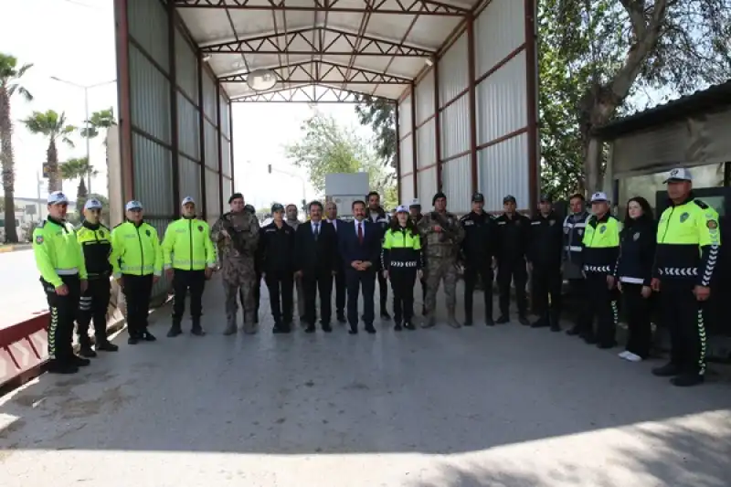 Hatay Valisi Masatlı, Trafik Denetimine Katılarak Sürücülerin Bayramını Kutladı 