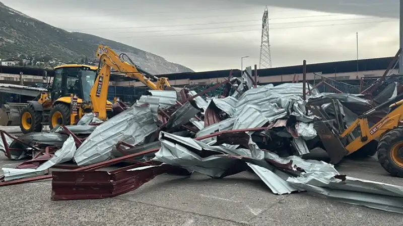 Hatay İskenderun Ve Dörtyol'da Fırtına Yaşamı Olumsuz Etkiledi