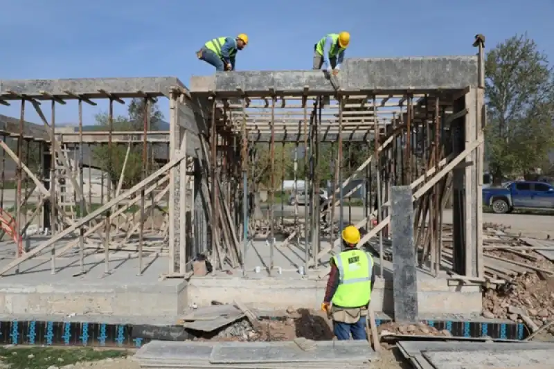 HBB’den Kırıkhan’a Spor Halı Saha Müjdesi