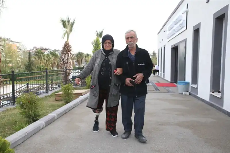 Depremden Sonra Bacağını Kaybeden Afetzede Protezle Yeniden Ayağa Kalktı