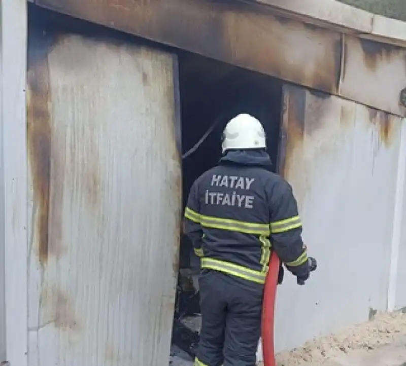 Yayladağı’nda Konteyner Yangını!
