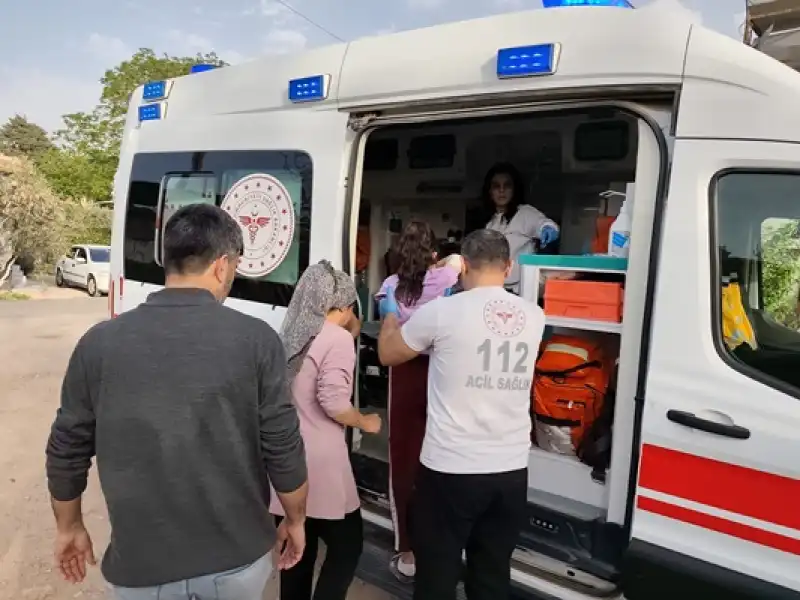Hatay Kumlu'da Koluna Inşaat Demiri Batan çocuğu Itfaiye Kurtardı