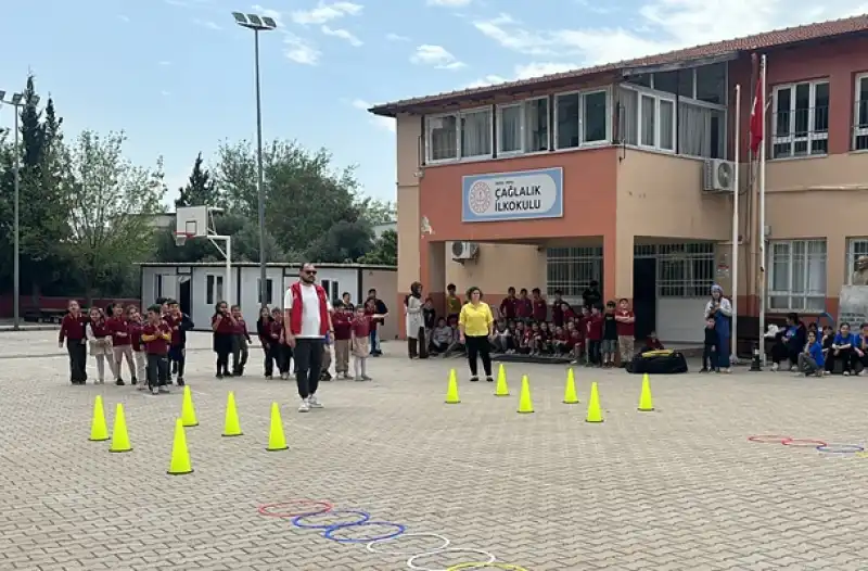 Payas'ta Gençlik Merkezi üyeleri, öğrencilerle Buluştu