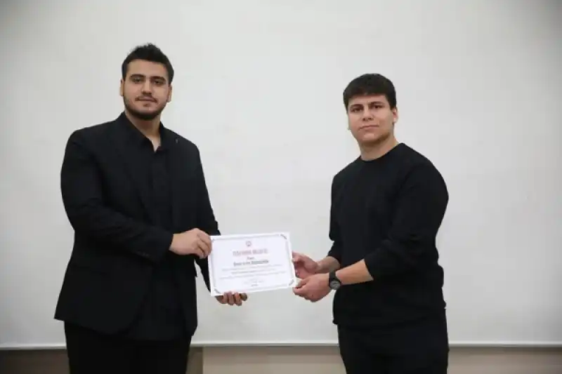 İSTE'den Gençlere 'Yurtdışı Fırsatları' Semineri 