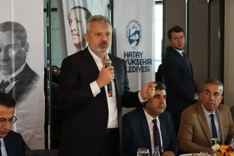 Başkan Öntürk Kırıkhan Ilçesinde Muhtarlarla Buluştu