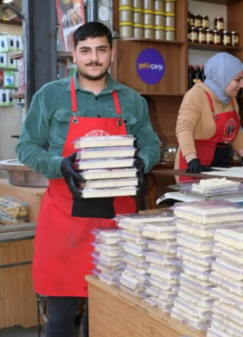 Bir Lokma Memleket: Küncülü Helva Hasreti Dindiriyor