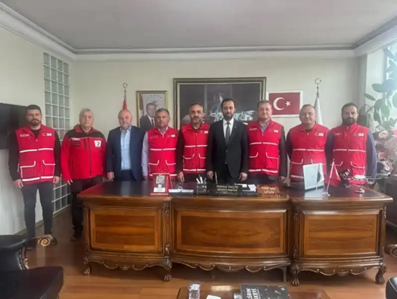 Kızılay’dan Yayladağı Belediye Başkanı Mehmet Yalçın’a Ziyaret