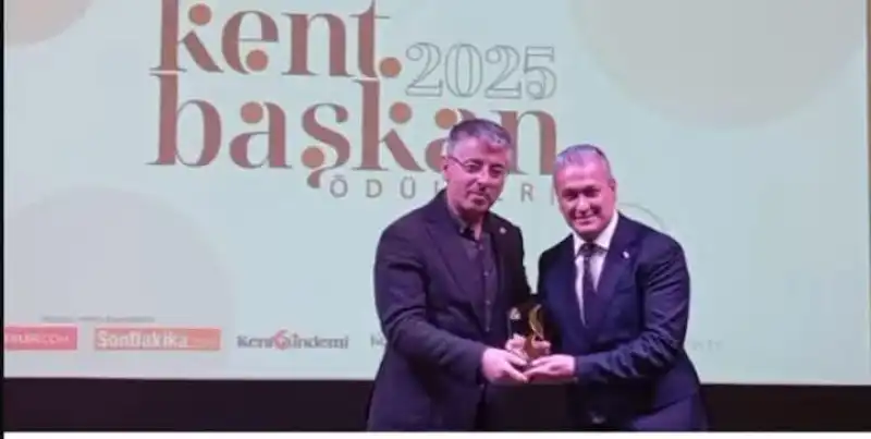 'Yılın Belediye Başkanı' Ödülü İbrahim Gül'e