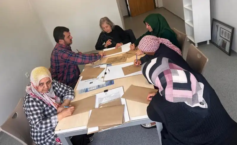 Defne Devlet Hastanesi’nden Hasta Yakınlarına Resim Kursu