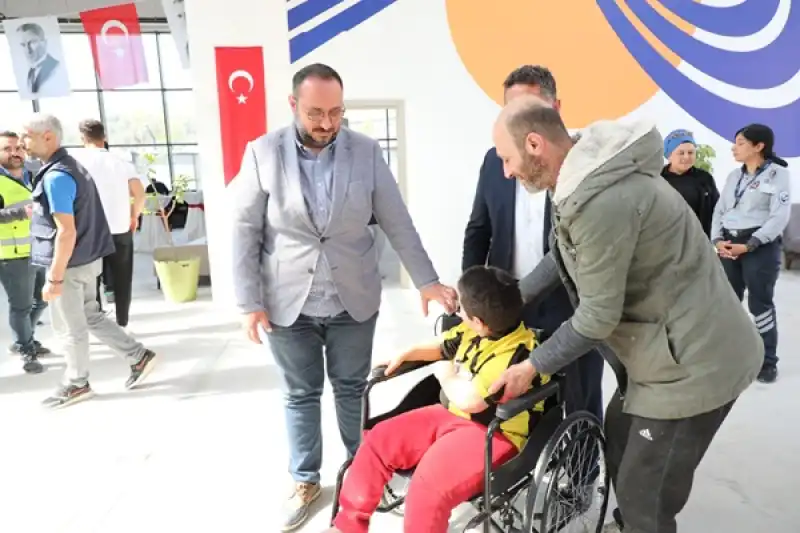Büyükşehir Engelleri Kaldırmaya Devam Ediyor