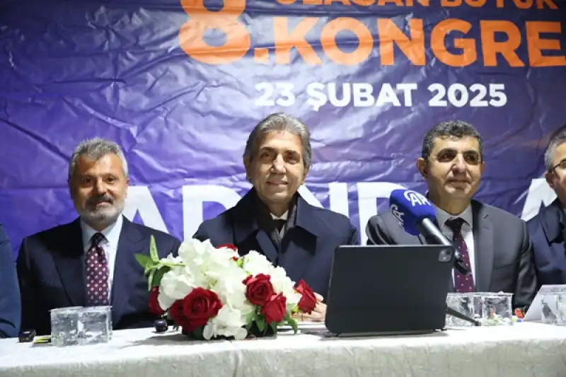 AK Parti Genel Başkan Yardımcısı Demir, Partisinin Hatay İl Başkanlığında Konuştu