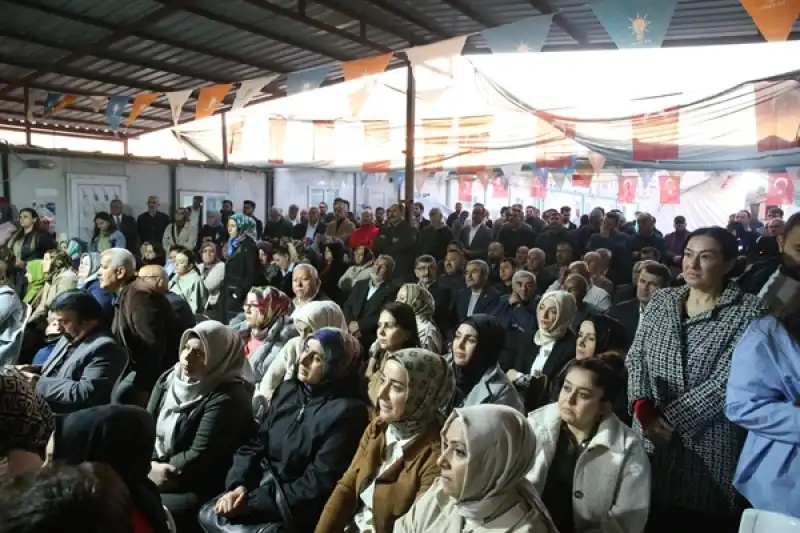 AK Parti Genel Başkan Yardımcısı Demir, Partisinin Hatay İl Başkanlığında Konuştu
