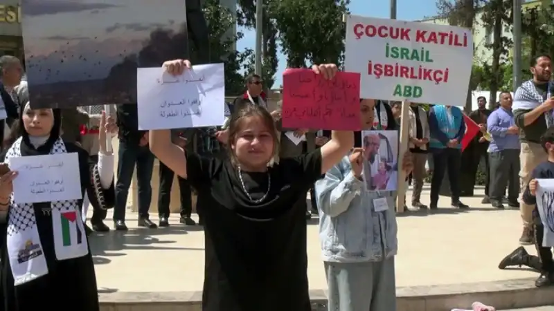 İnsanlar Ölüyor, İnsan Hakları İhlal Ediliyor!