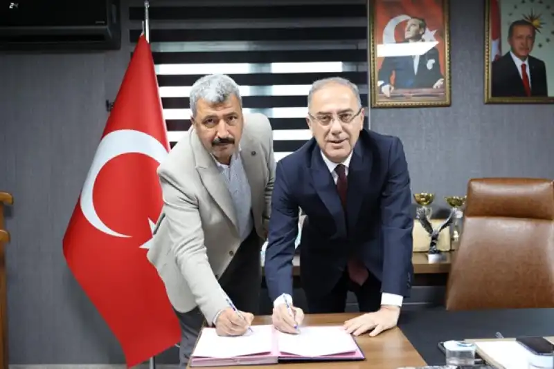 Yapar, Bem-Bir-Sen Ile Memur  Sosyal Denge Tazminatı Sözleşmesi Imzaladı
