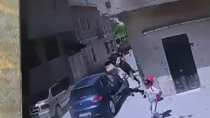 Motosiklet Havaya Savruldu, Kız Saniyelerle Kurtuldu