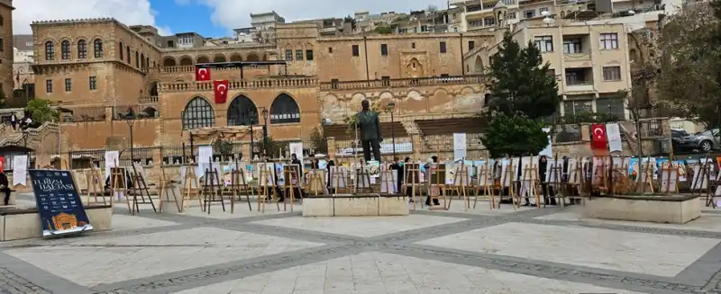Ressam Emel Genç “Birlikte Güzeliz 5