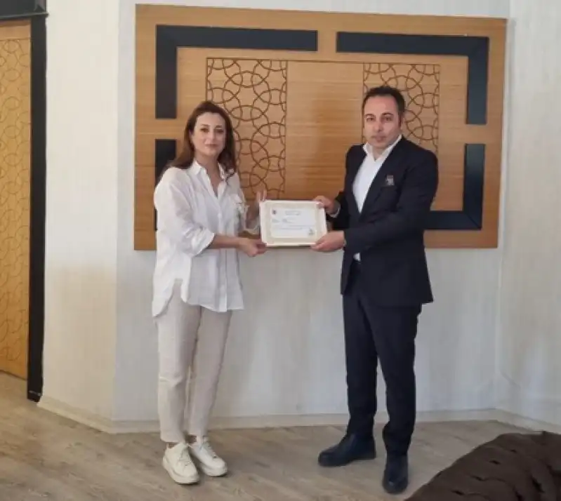 Defne İlçe Sağlık Müdürüne Başarı Belgesi