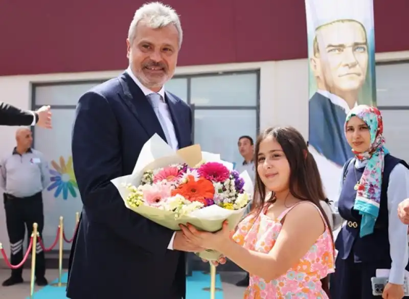Başkan Öntürk, 23 Nisan’da Koltuğunu Doğa Işık’a Devretti