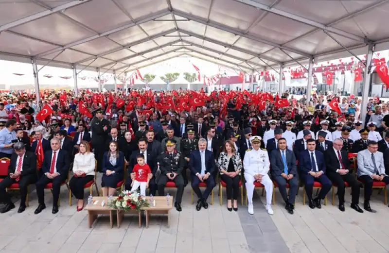 Başkan Öntürk, Bayram Neşesini çocuklarla Paylaştı