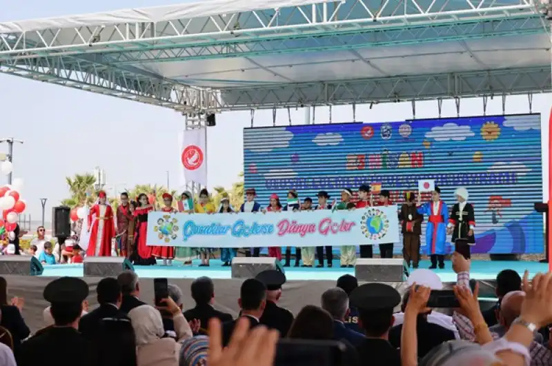 Başkan Öntürk, Bayram Neşesini çocuklarla Paylaştı