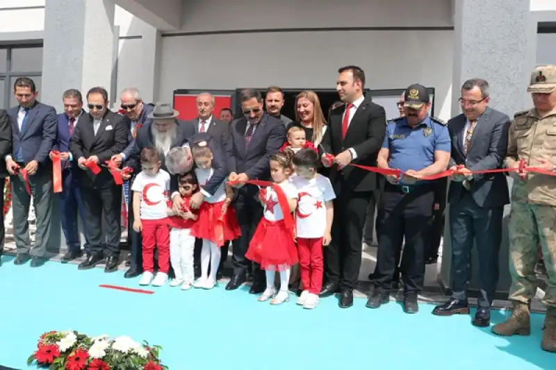Depremlerden Etkilenen Hatay'da Yaptırılan 3 Okul Törenle Açıldı