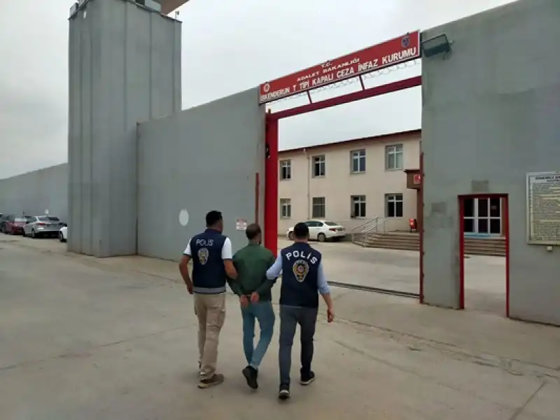 Hatay'da Suçüstü Yakalanan Uyuşturucu Satıcısı Tutuklandı