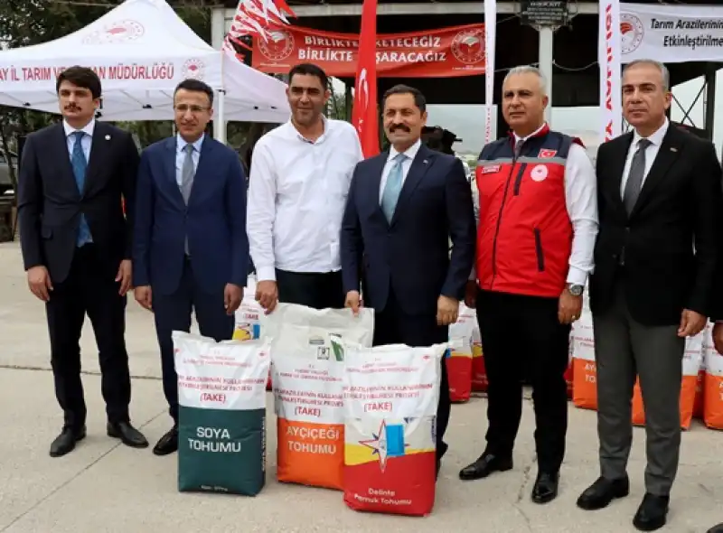 Hatay'da Depremzede üreticilere Tohum Ve Zeytin Hasat Makinesi Desteği