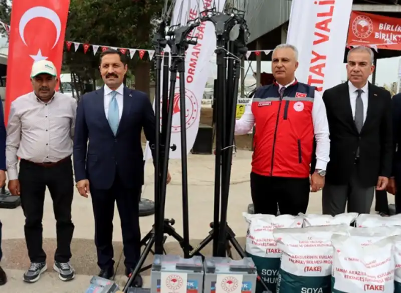 Hatay'da Depremzede üreticilere Tohum Ve Zeytin Hasat Makinesi Desteği