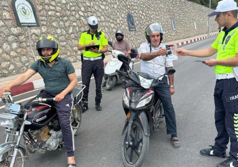 Altınözü’nde Motosiklet Sürücüleri Bilgilendirildi