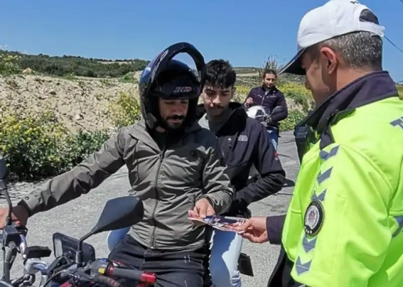 Altınözü’nde Motosiklet Sürücüleri Bilgilendirildi