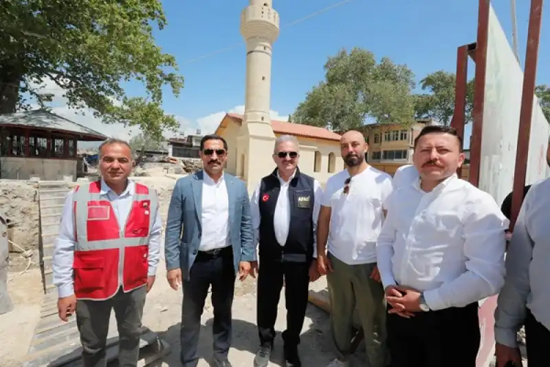 Bakan Yardımcısı Karaloğlu, Hatay’daki Tarihi Yapılarda İncelemelerde Bulundu