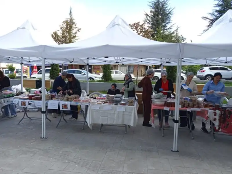 Hamarat Kadınlar Kermesi Eskişehir’de Büyük İlgi Gördü