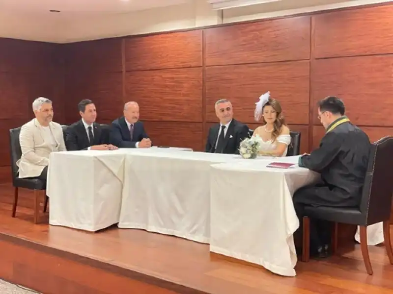 MHP'li Kaşıkçı Azerbaycan’da Evlendi!