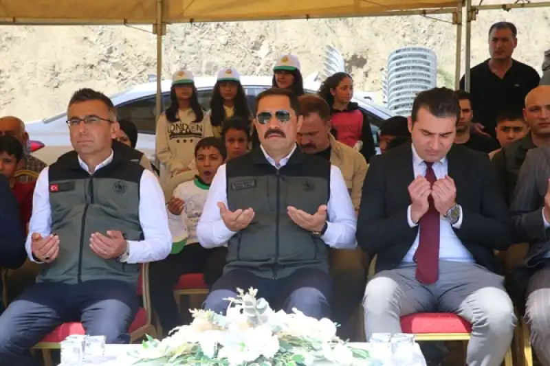 Hatay'da Depremlerde Hayatını Kaybedenlerin Anısına 2 Bin 100 Fidan Dikildi 