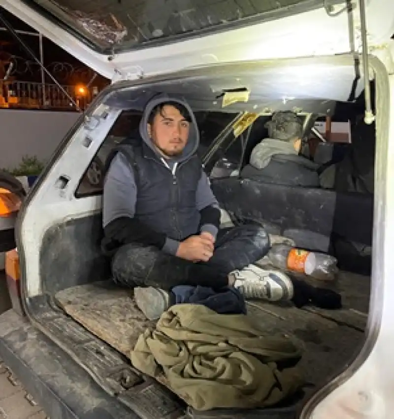 Hatay'da 21 Düzensiz Göçmen Yakalandı- 5 Göçmen Kaçakçılığı şüphelisi Tutuklandı